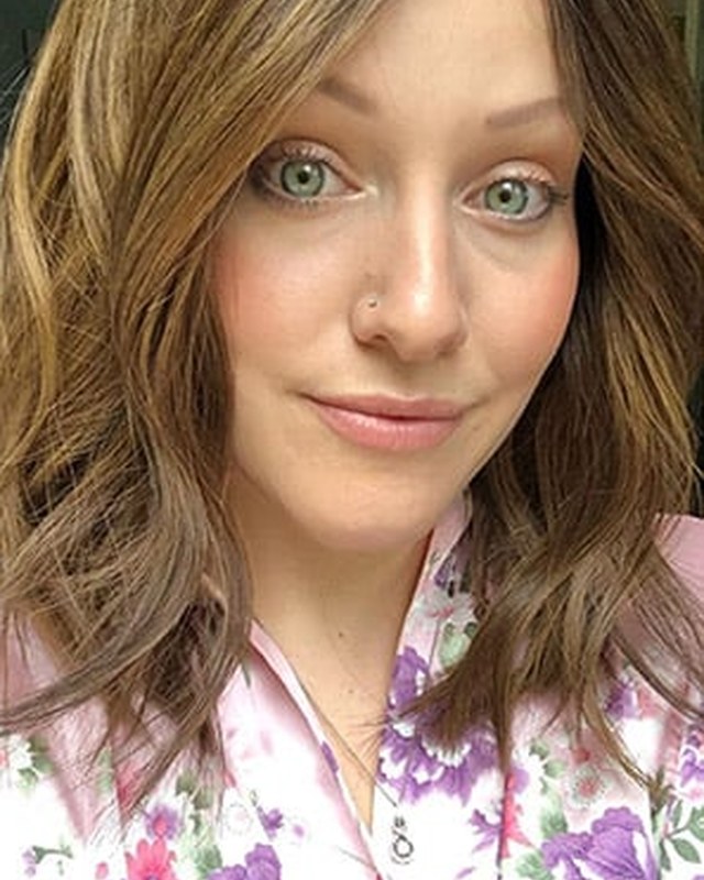 Retrato de Juliana, 38, cliente da Luxury Laces